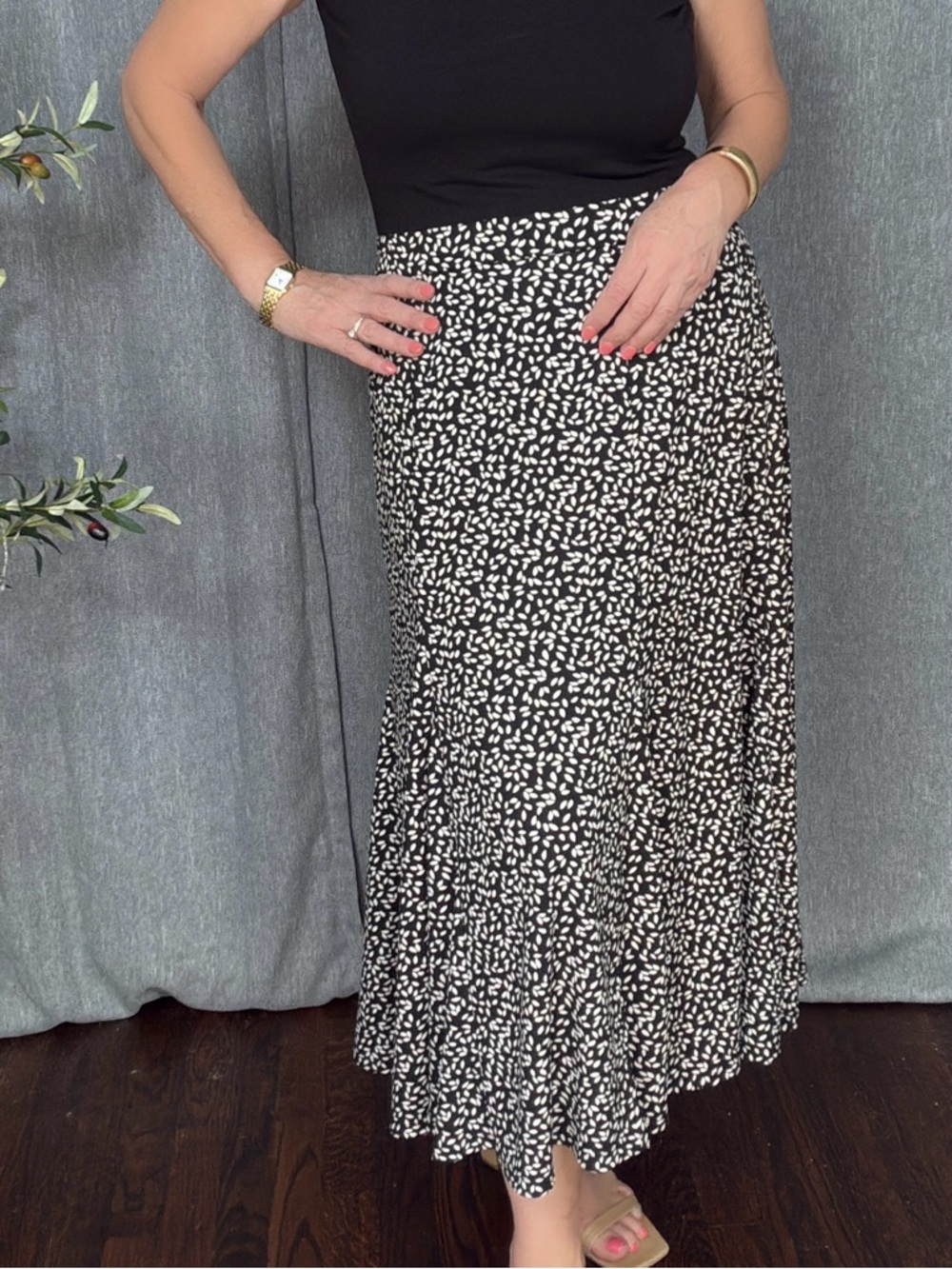 Talbots Black and Cream Printed leaf Maxi/Midi Trumpet Hem Skirt. Size L
